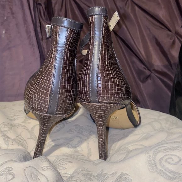 Ann Taylor Leather Crocodile Pattern - High Heels - Picture 5 of 6